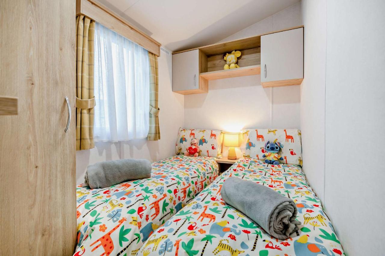 Sea La Vie Lodge, Rockley Park Holiday Park, Poole, Dorset Экстерьер фото