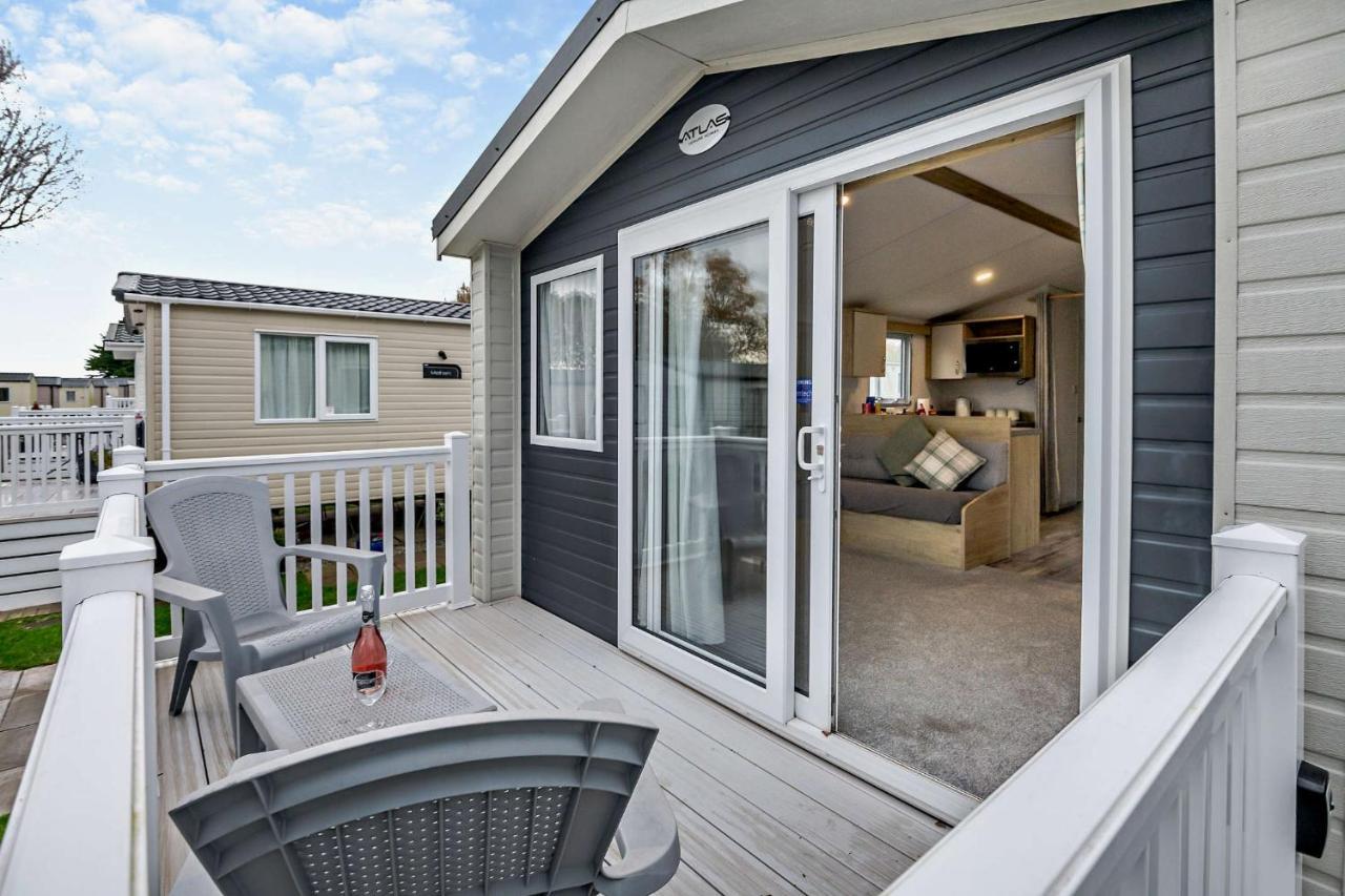 Sea La Vie Lodge, Rockley Park Holiday Park, Poole, Dorset Экстерьер фото