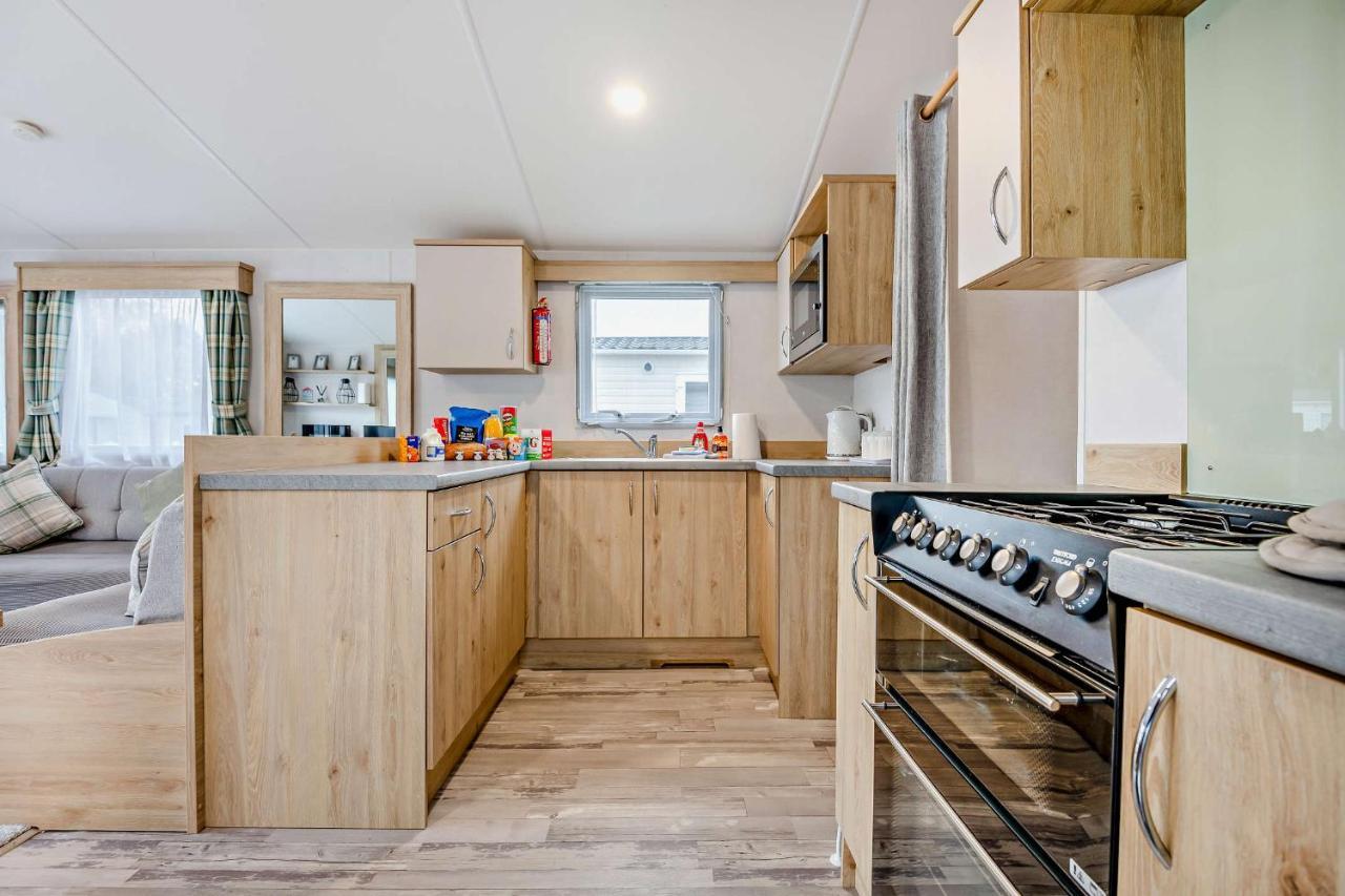 Sea La Vie Lodge, Rockley Park Holiday Park, Poole, Dorset Экстерьер фото