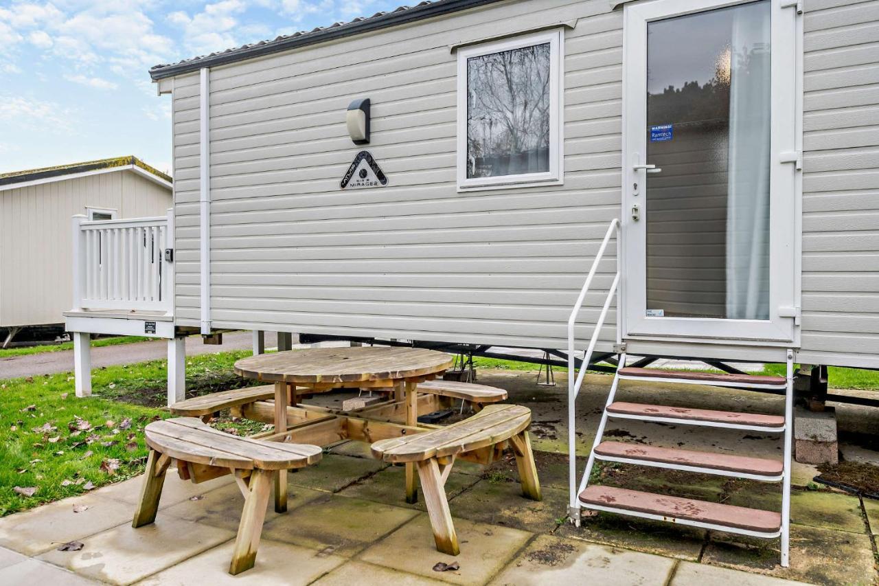 Sea La Vie Lodge, Rockley Park Holiday Park, Poole, Dorset Экстерьер фото