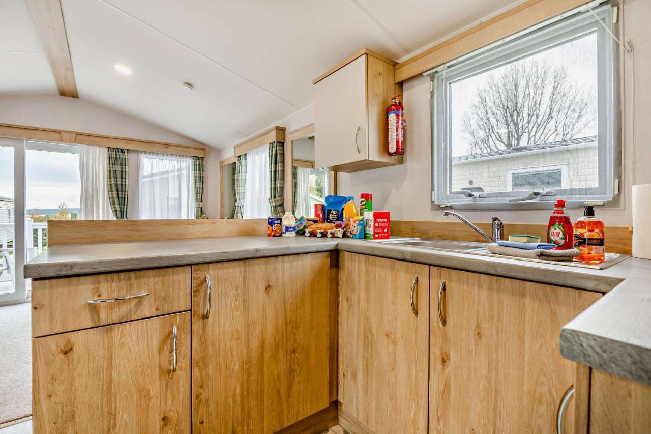 Sea La Vie Lodge, Rockley Park Holiday Park, Poole, Dorset Экстерьер фото