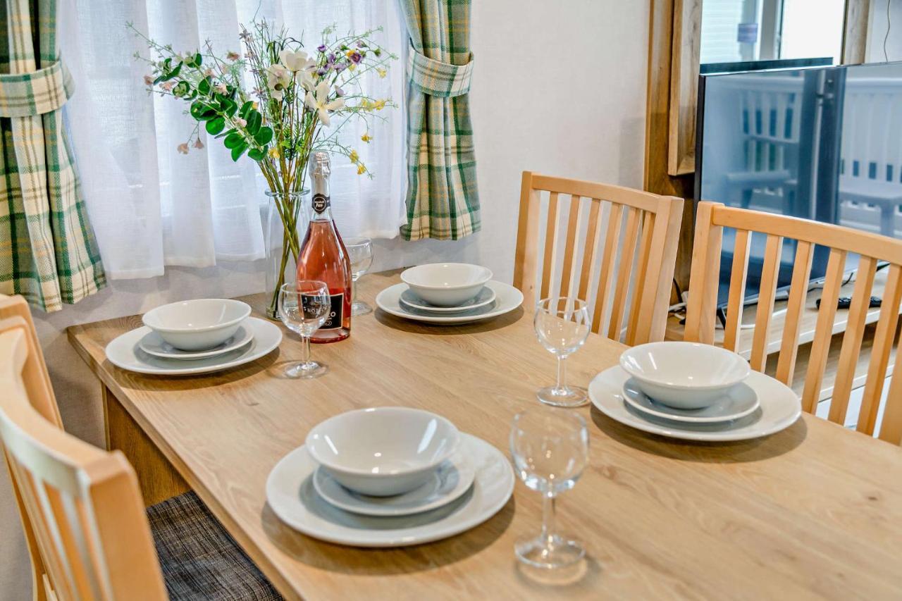 Sea La Vie Lodge, Rockley Park Holiday Park, Poole, Dorset Экстерьер фото